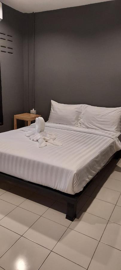 Хостел Loftel @ Nakhon Накхонситхаммарат Экстерьер фото